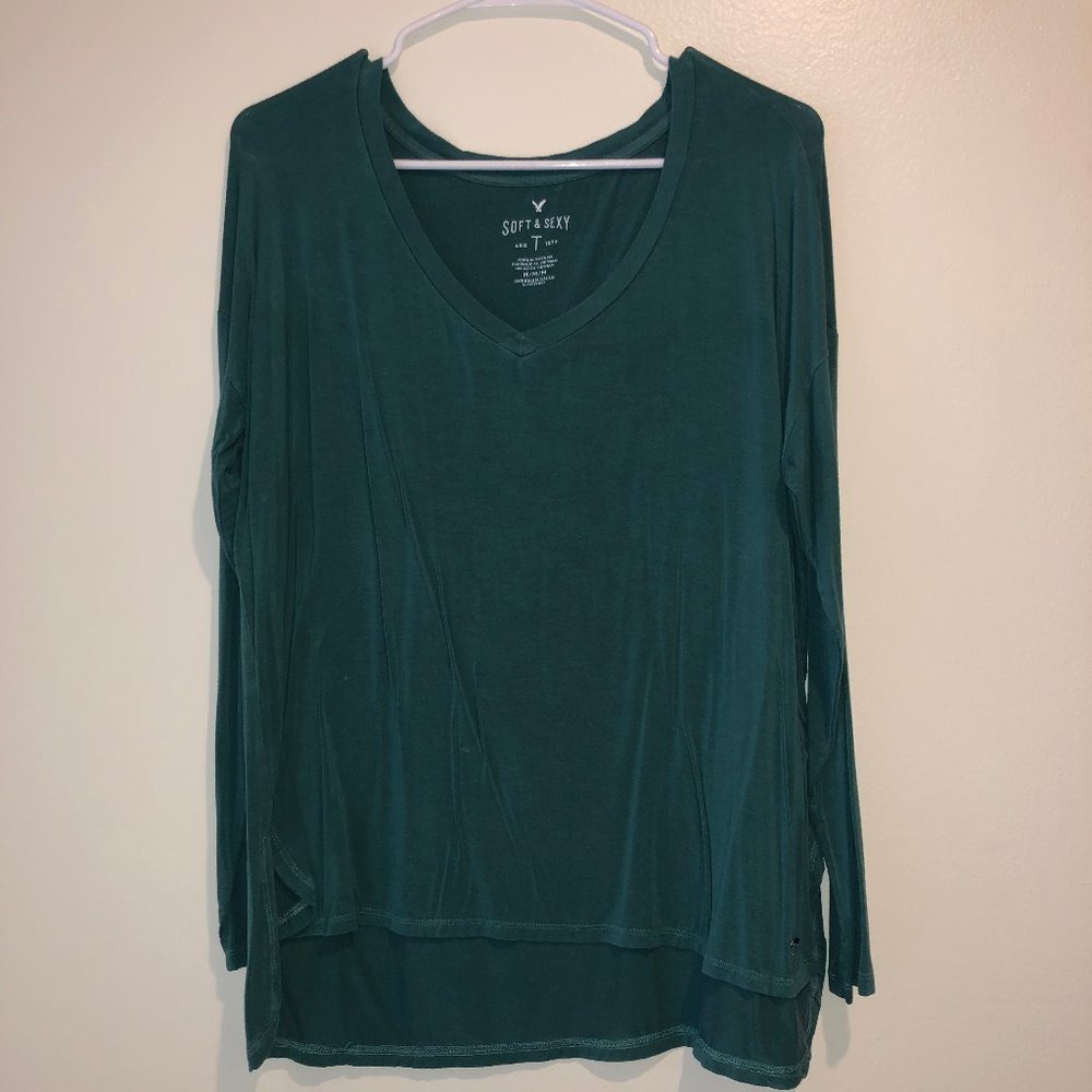 AE V-Neck Long Sleeve